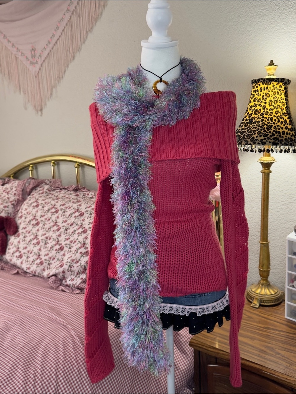 Y2K Shaggy Scarf - Picture 2 of 7